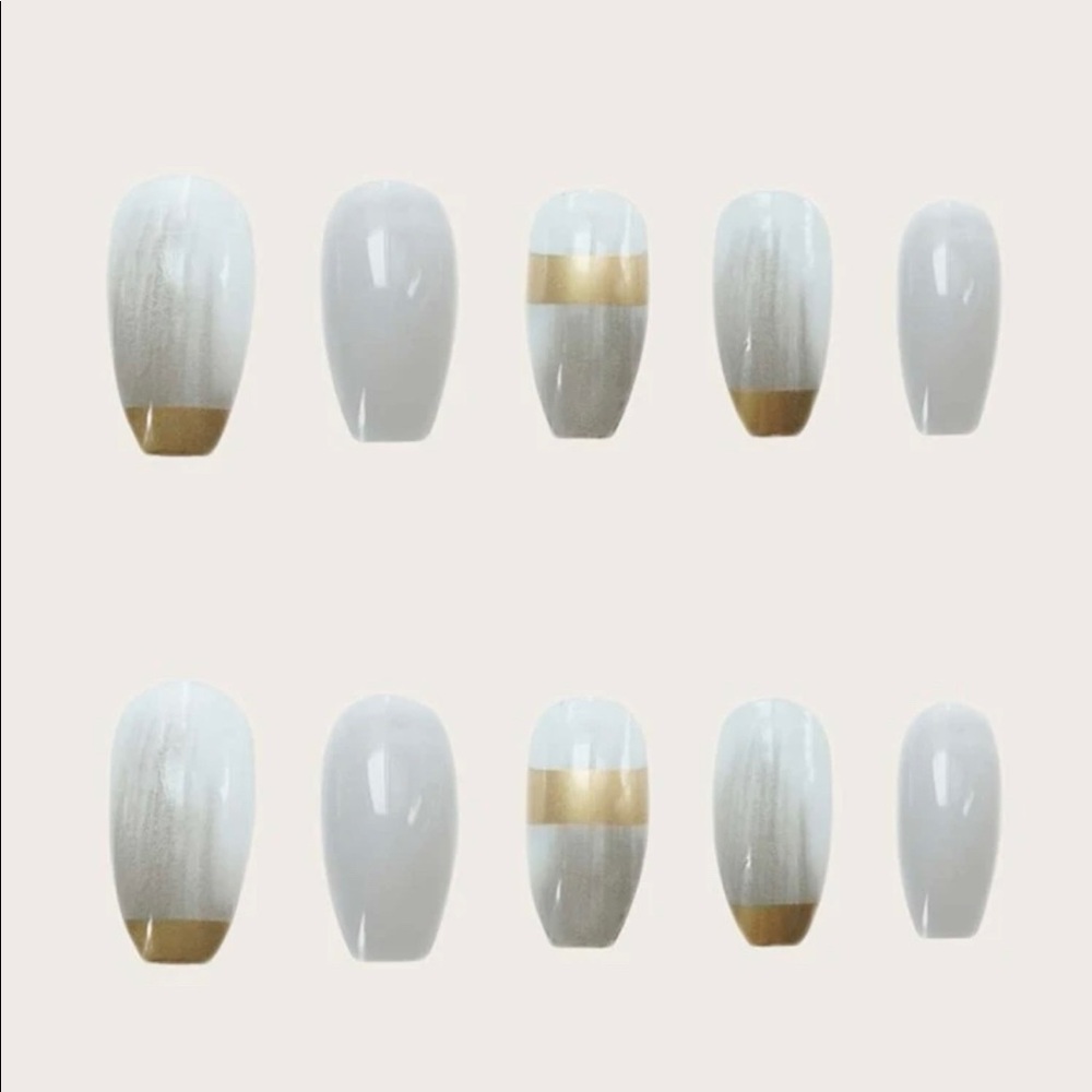🔥 Gold Minimalist Colorblock Medium Press On Nails - Picture 2 of 2